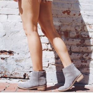 Sperry maya Belle Suede Bootie in Grey New